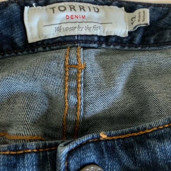 Torrid Girlfriends Printed Jeans - Picture 12 of 14